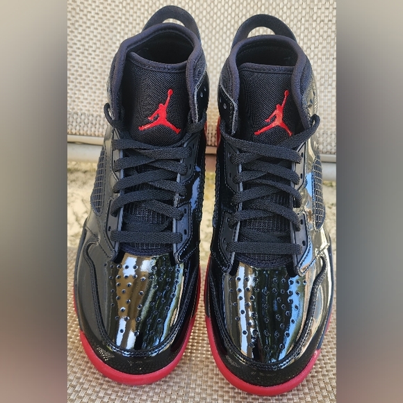 JORDAN MARS 270 'BRED'- SIZE 10- COLOR: BLK/ GYM RED - Picture 9 of 12